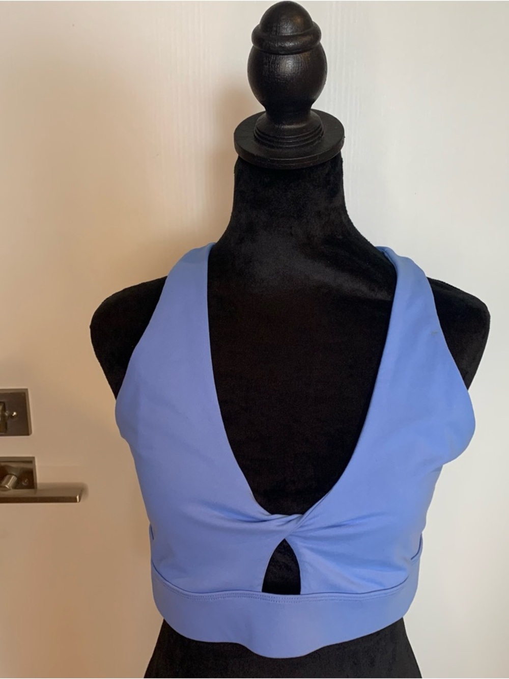 FABLETICS Oasis Twist Light Blue Twist-Front Sports Bra/Crop Top. Large.